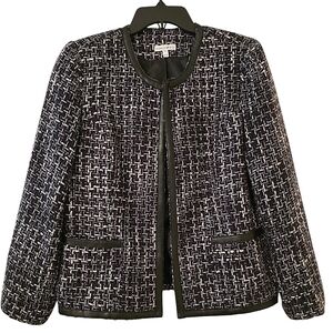 Fashion bug blazer, size 8, purle/black/white colors.